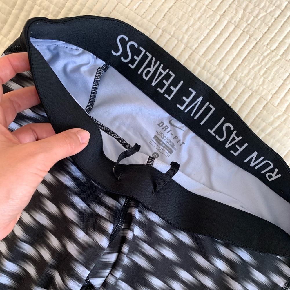 Nike | workout leggings - Picture 4 of 6